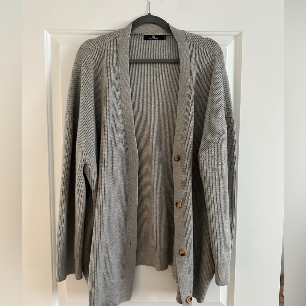 Ribbed gray oversized cardigan